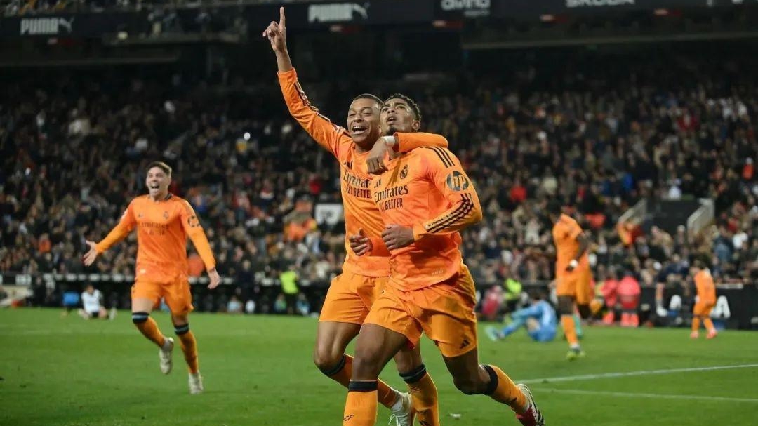 瓦伦西亚主场连扳两球，实现逆袭