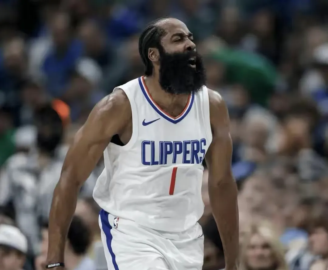 包含快船遭遇困境，球队士气低迷的词条