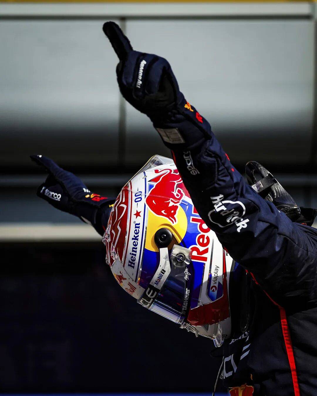 关于红牛二队碾压索伯车队,佩雷兹关键制胜的信息 关于红牛二队碾压索伯车队,佩雷兹关键制胜的信息