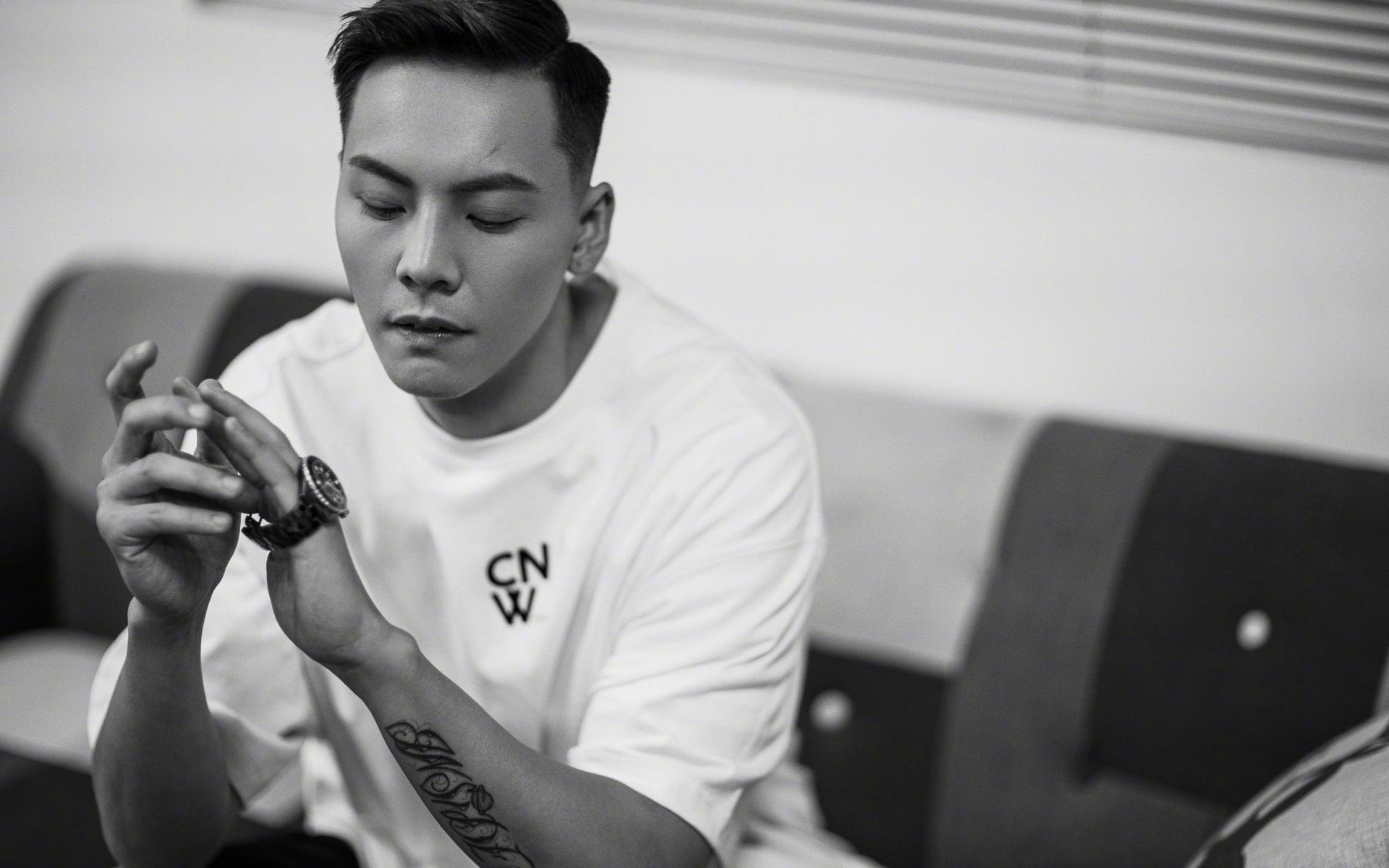 伊拉克全场压制芬兰,斯通斯致命一击铸就关键先生传奇