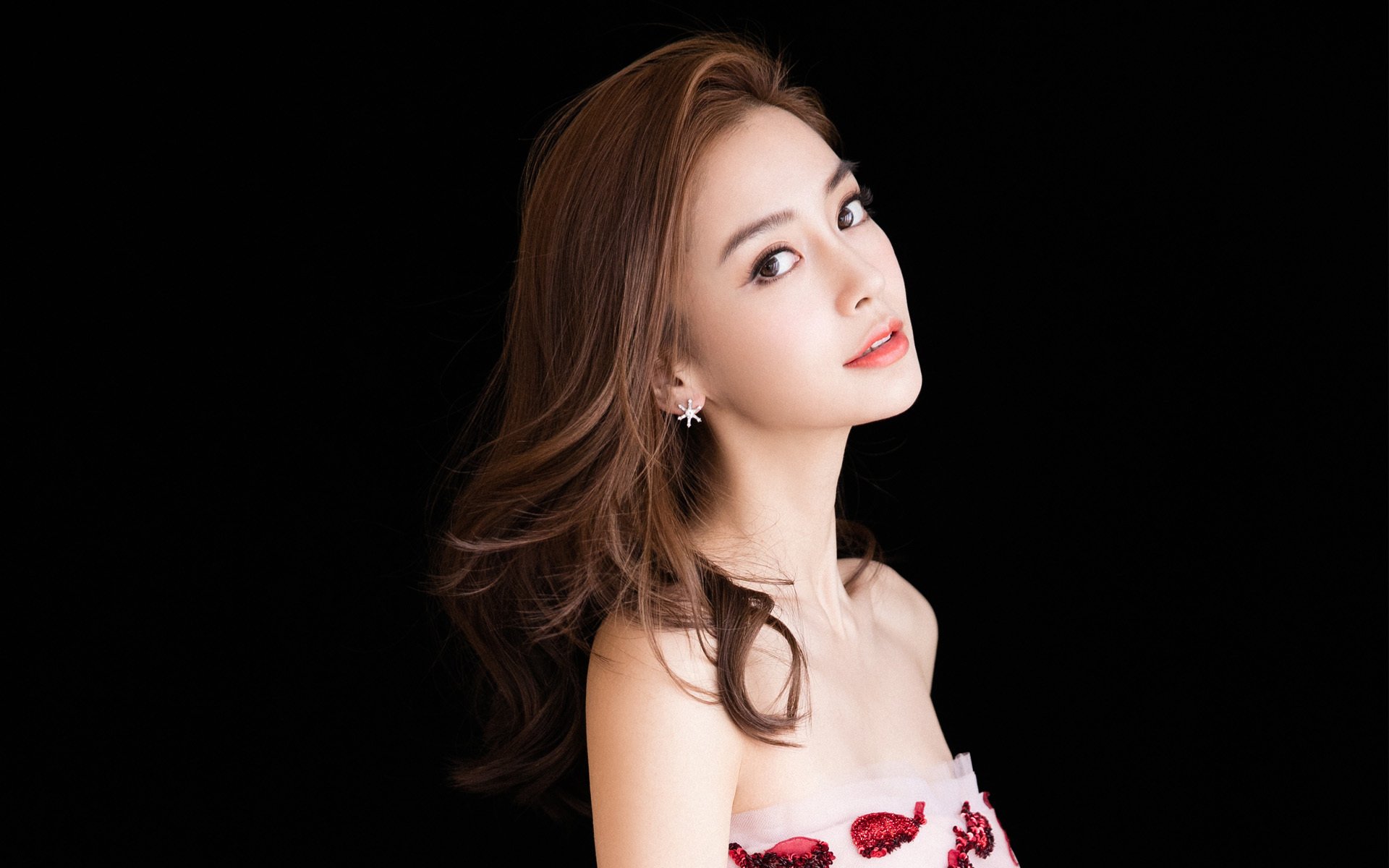 两个半球，同一种制霸，当青春风暴在丹佛与柏林同时上演