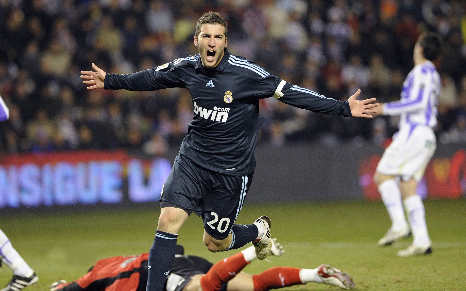 曼彻斯特的逆袭,加纳铁卫如何掀翻德甲争冠战天平